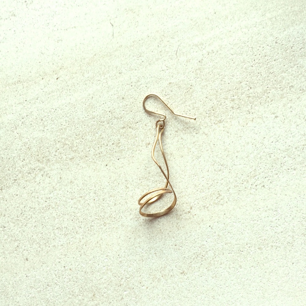 Gold dangling earrings